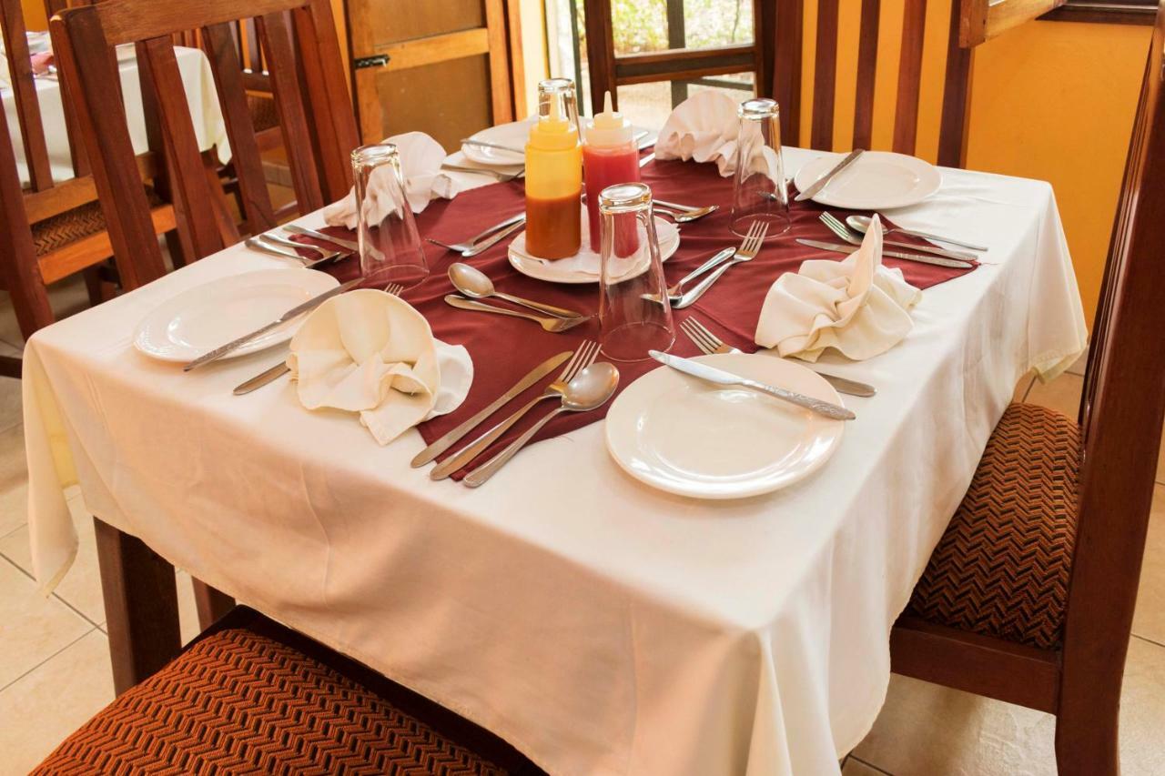 Rwenzori International Hotel Kasese Exterior foto
